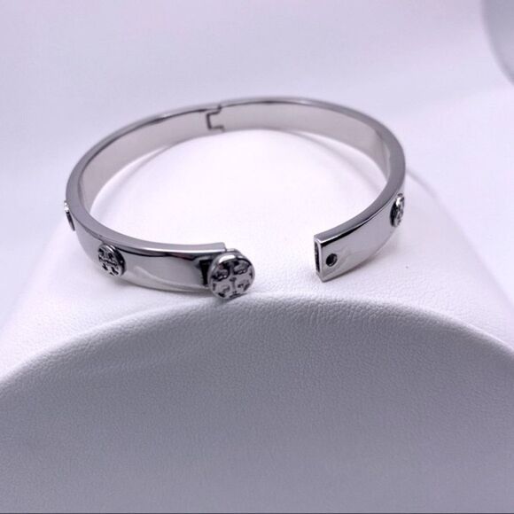 NWT Tory Burch Silver Double Raised T Hinged Bangle Bracelet - Picture 9 of 10